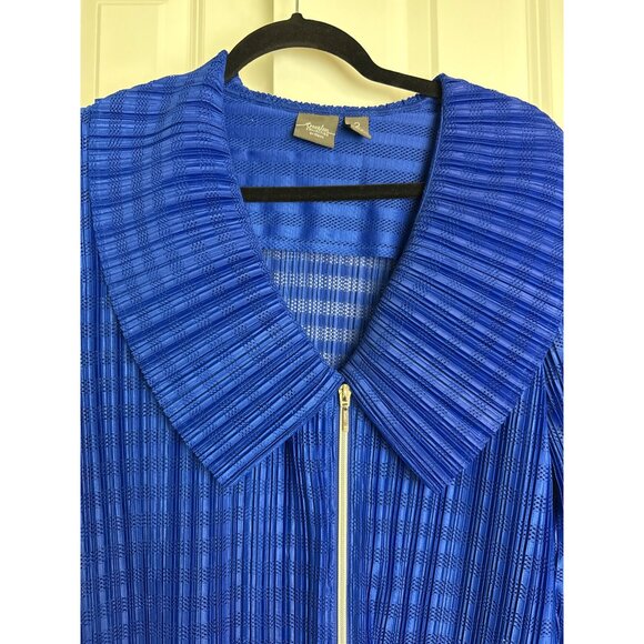 Chico's Travelers Textured Crinkle Jacket Asymmetrical Zipper Size 2 (L/12) Colb - Picture 4 of 7